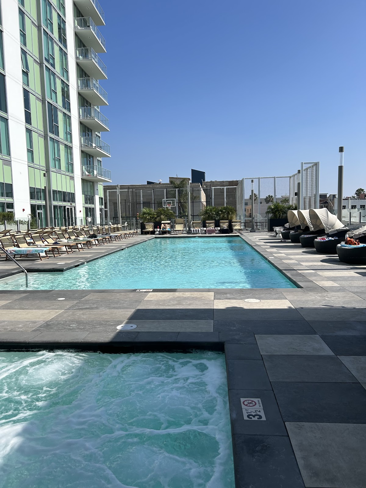 Onni East Village (OEV) apartments in Long Beach CA