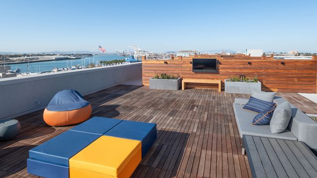 Modera Jack London Square apartments in Oakland CA