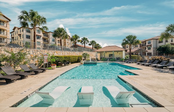 Marquis Cross Mountain apartments in San Antonio TX