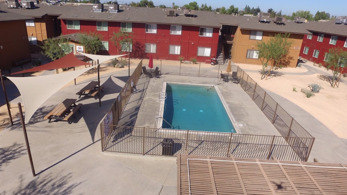 Sunset Sands apartments in Fresno CA