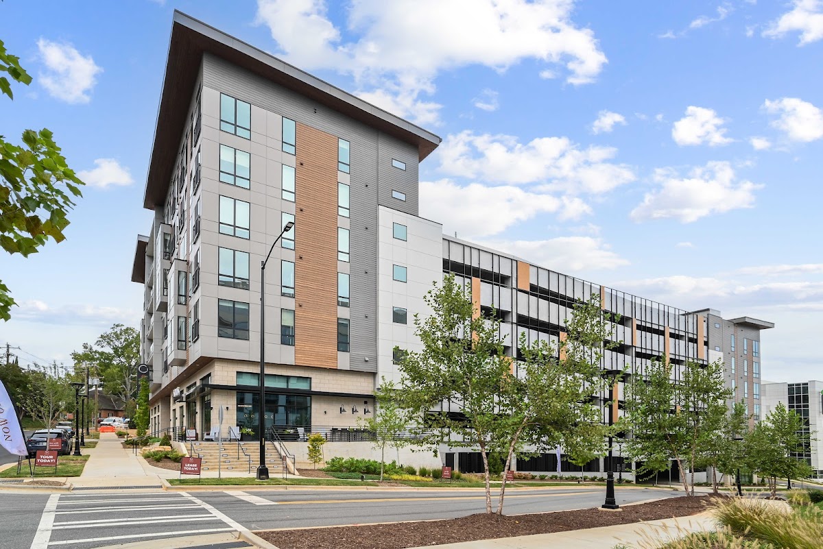 Solis Midtown apartments in Charlotte NC