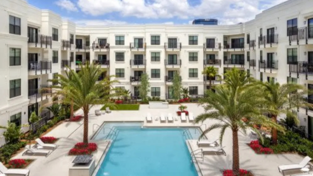 Beacon 430 apartments in ST Petersburg FL