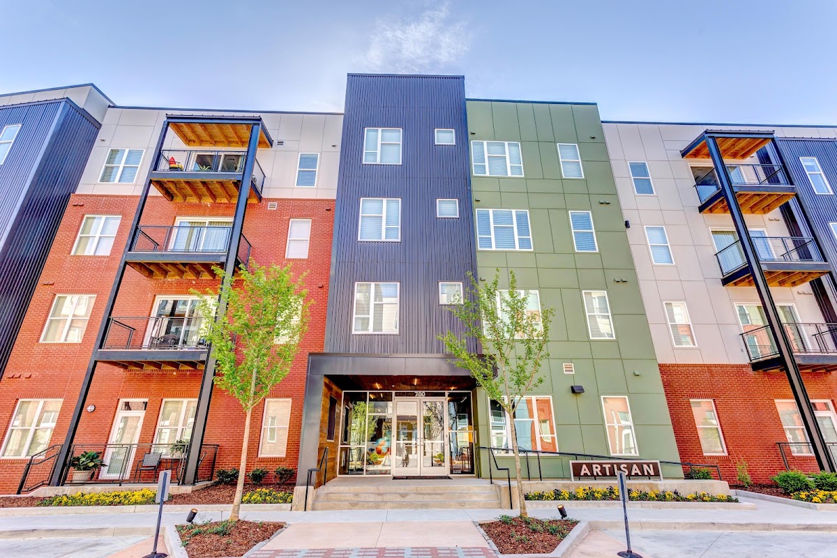 Artisan at Twickenham Square apartments in Huntsville AL