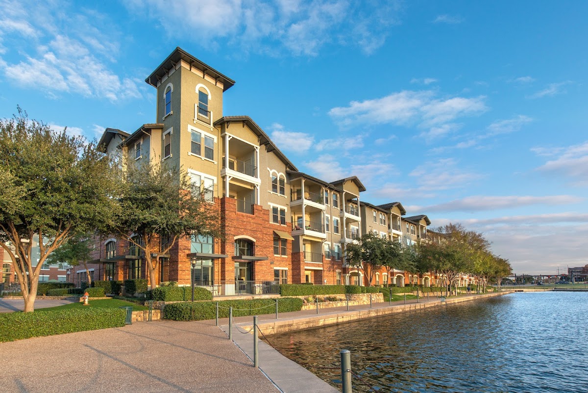 Olympus Las Colinas apartments in Irving TX