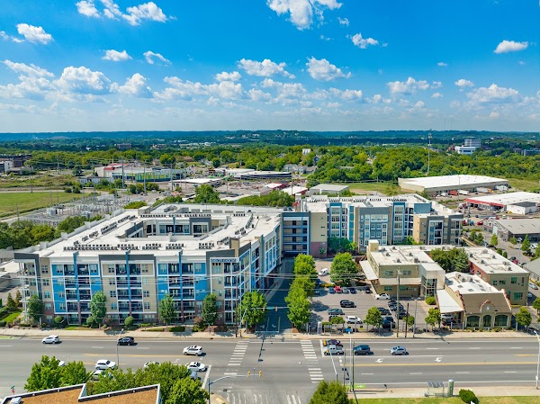 MAA Charlotte Ave apartments in Nashville TN