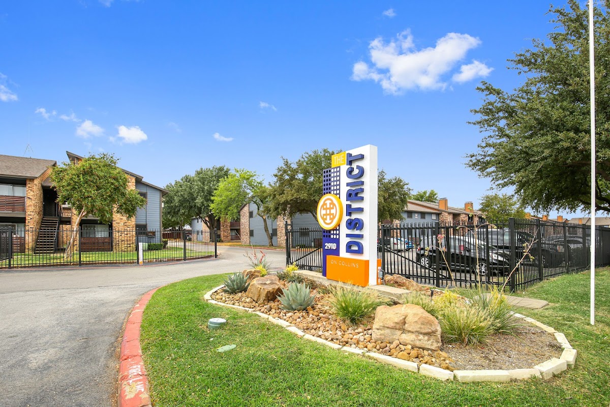 The District on Collins apartments in Arlington TX