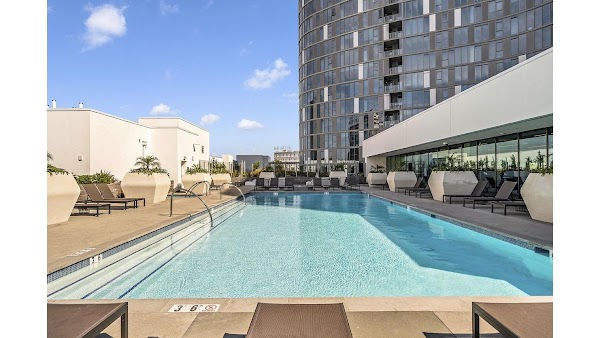 Kurve apartments in Los Angeles CA