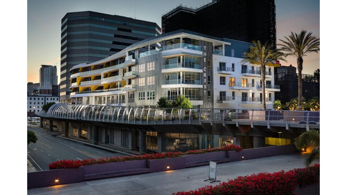The Crest apartments in Long Beach CA