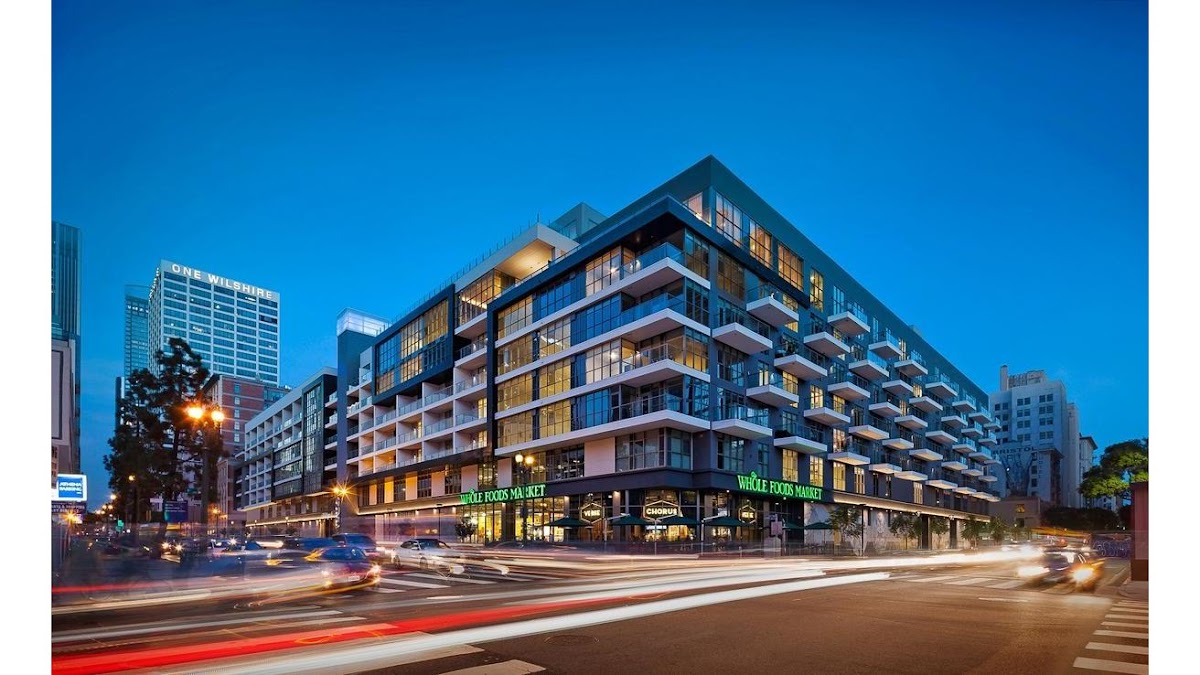 Eighth and Grand Apartments apartments in Los Angeles CA