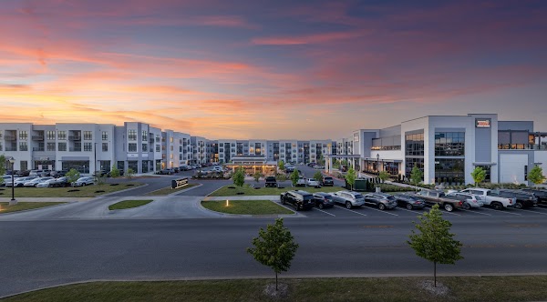 Plaza at Pinnacle Hills apartments in Rogers, AR