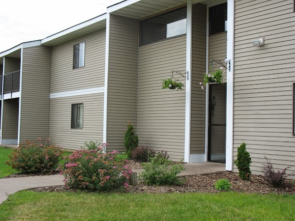 Sunny Acres apartments in Coon Rapids, MN
