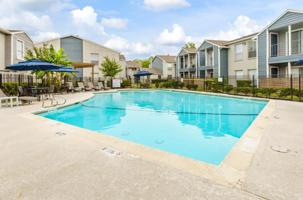 Westbury Crossing apartments in Missouri City, TX