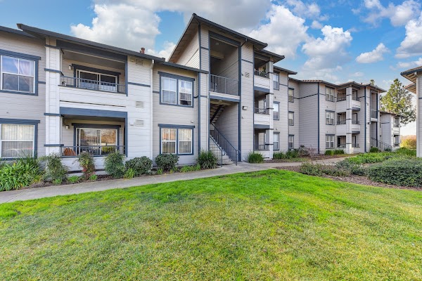 The Alhambra at Mace Ranch apartments in Davis, CA