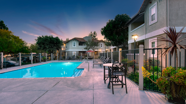 Camino Ruiz Square Apartments apartments in Camarillo, CA