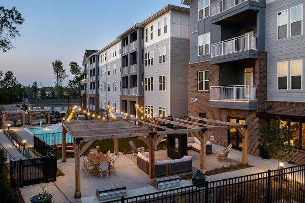 Avalon Highland Creek apartments in Huntersville, NC