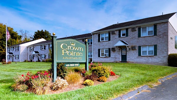 Crown Pointe Apts apartments in Agawam, MA