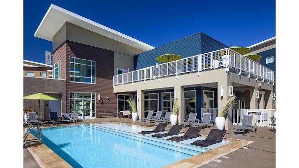 Riverwalk apartments in Eugene OR