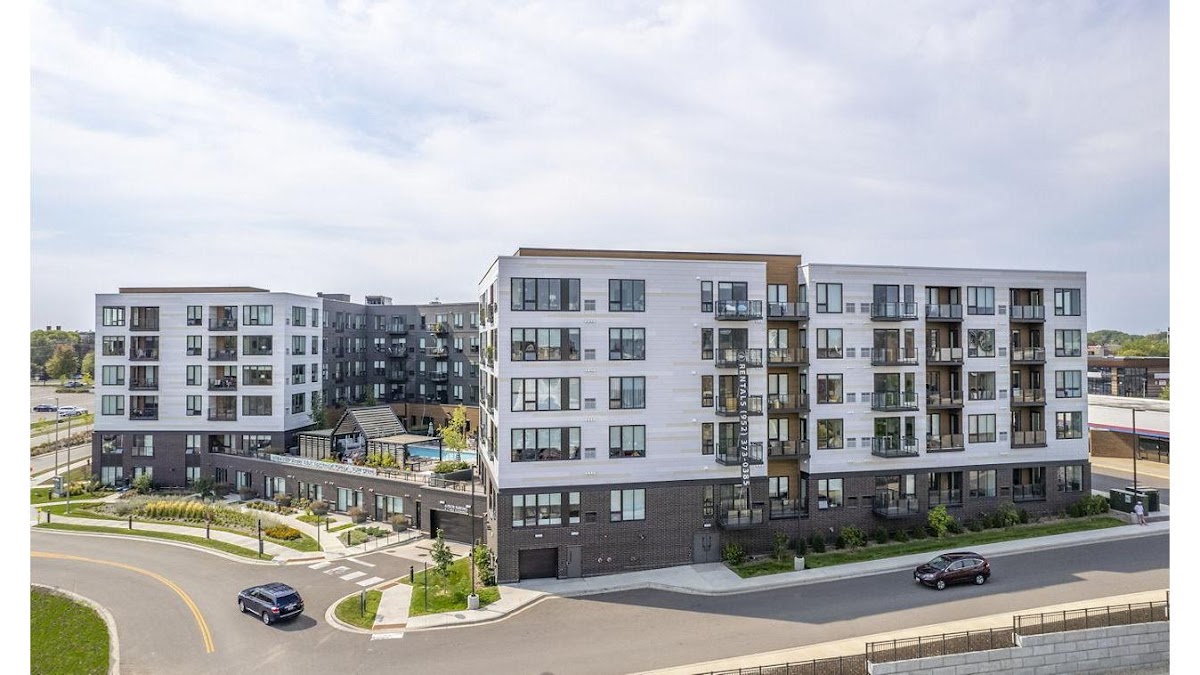 Avidor Minnetonka apartments in Plymouth, MN