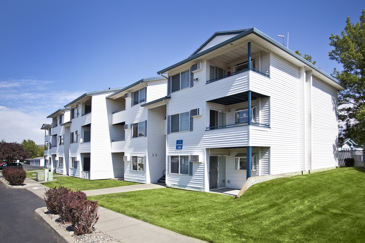 The Villages on 4th and Sullivan apartments in Spokane Valley WA