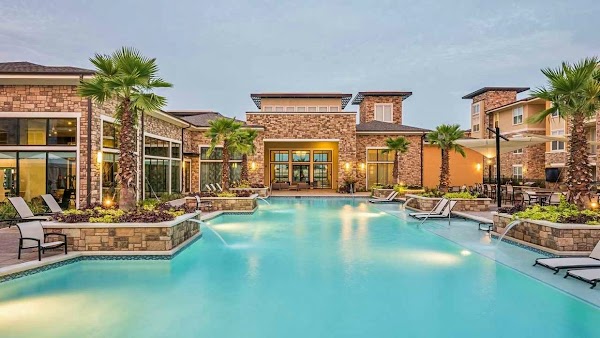 Olympus Grand Crossing apartments in Katy, TX