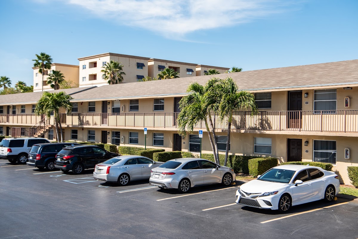 Legacy Amanda Palms apartments in Hialeah FL