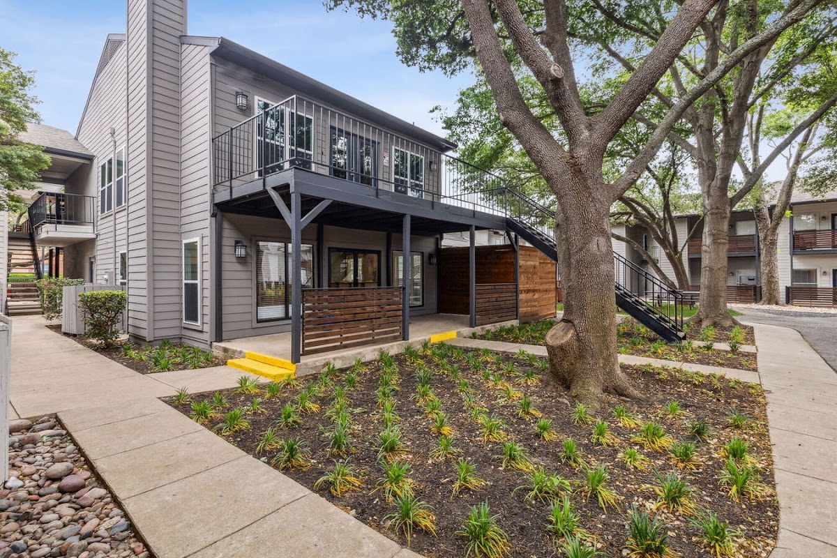 Ashton Oaks apartments in Mckinney TX