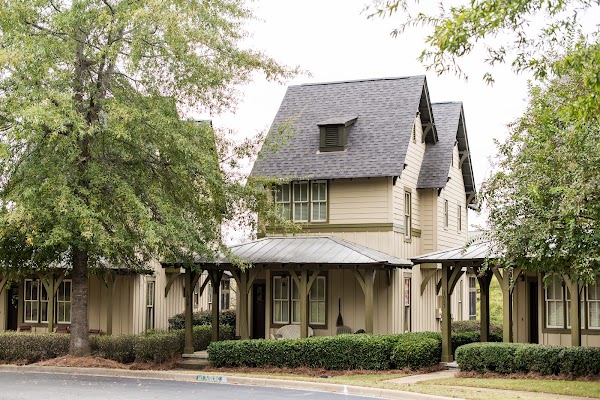 Creekside of Auburn apartments in Auburn, AL