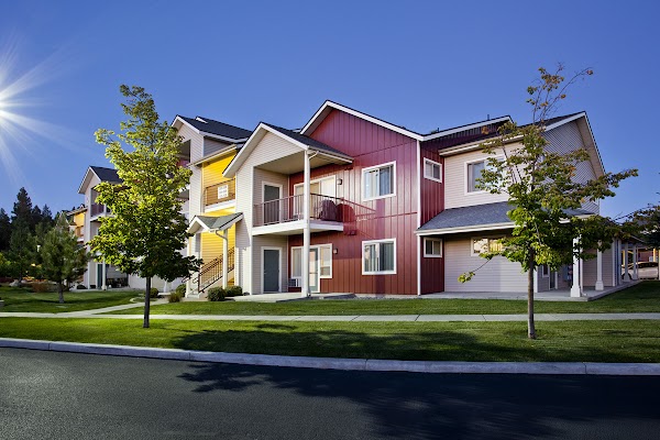 Pine Valley Ranch apartments in Spokane Valley WA