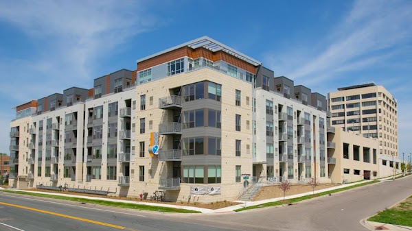 CV2 Apartments apartments in Eagan, MN