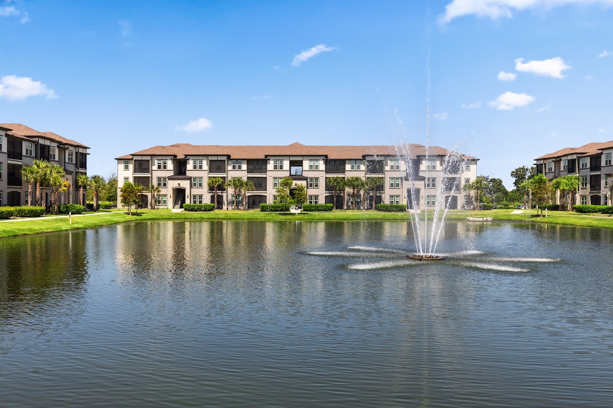 The Loop at 2800 apartments in Sarasota FL