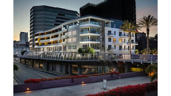The Crest apartments in Long Beach, CA