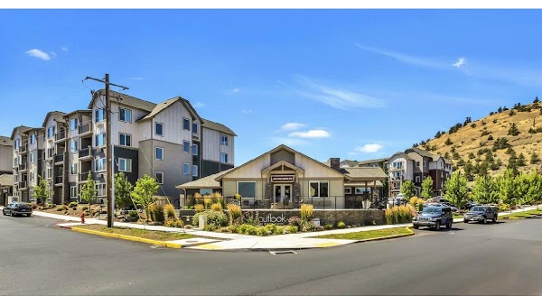 Outlook at Pilot Butte apartments in Bend, OR
