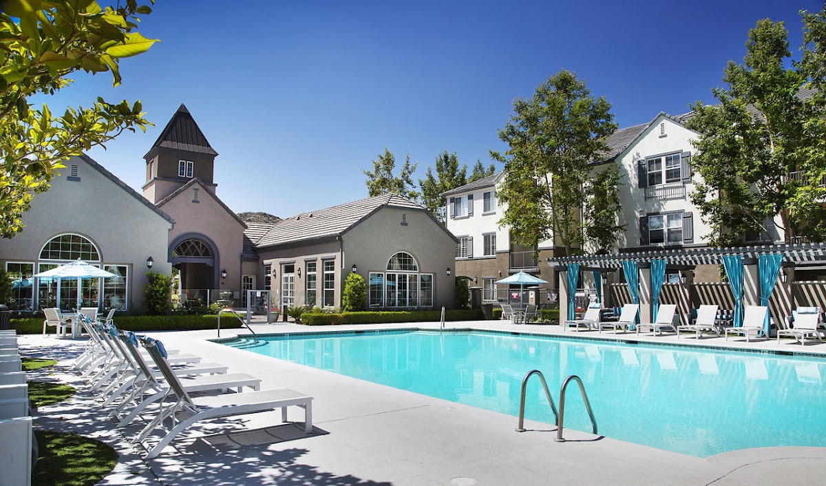 Parc Chateaux apartments in Santa Clarita CA