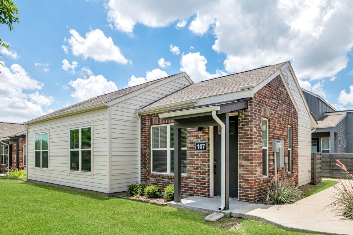 Elevate at Skyline Townhomes apartments in Mckinney TX