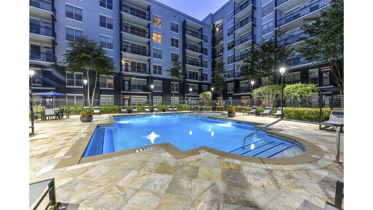 Peachtree Dunwoody Place apartments in Sandy Springs GA