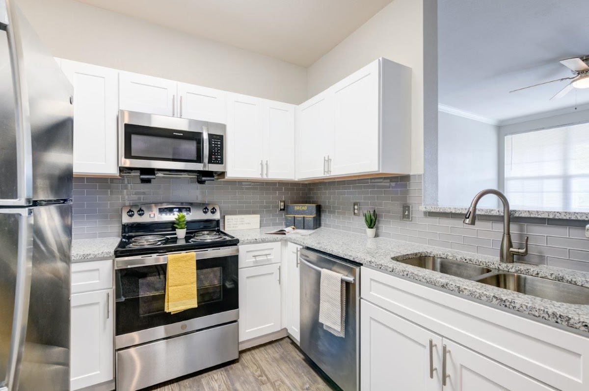 River Walk Apartment Homes apartments in Shreveport LA