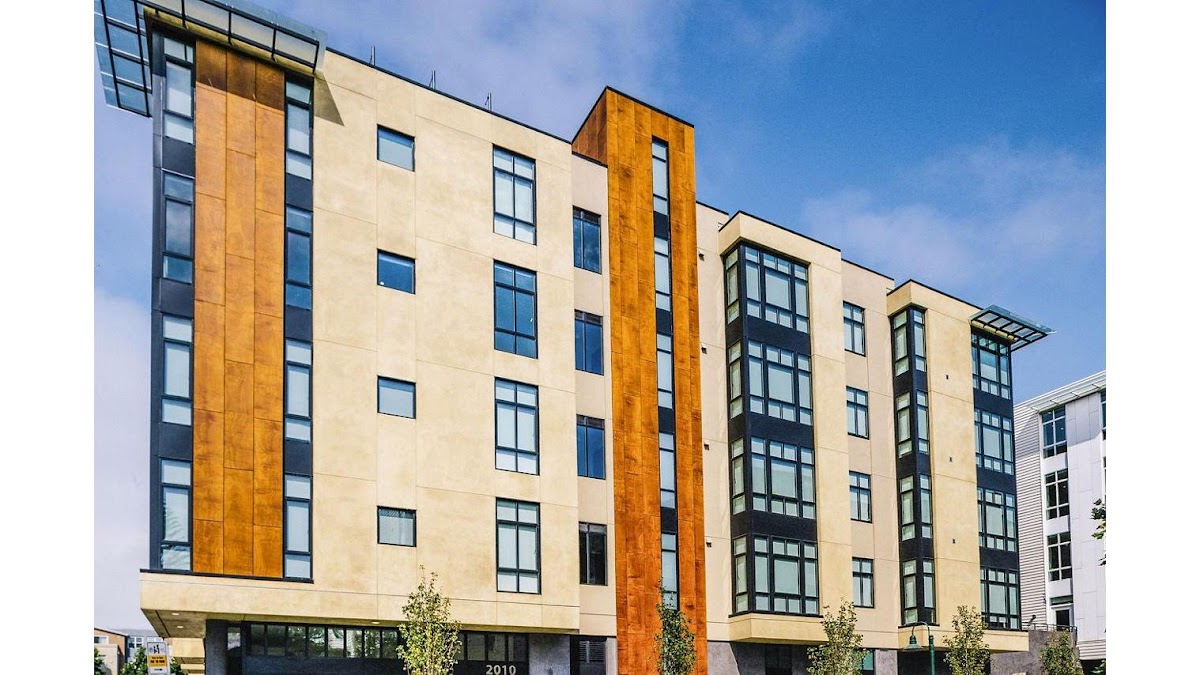 Aquatic Fourth Street apartments in Berkeley CA