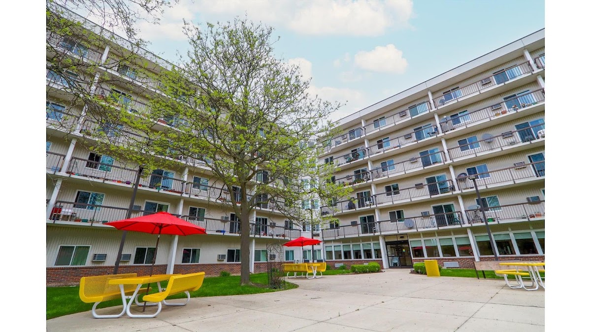Autumn Ridge Village apartments in Sterling Heights MI
