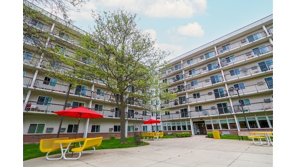 Autumn Ridge Village apartments in Sterling Heights MI