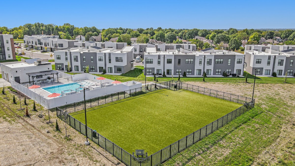 The Signature at West Pryor apartments in Lee S Summit MO