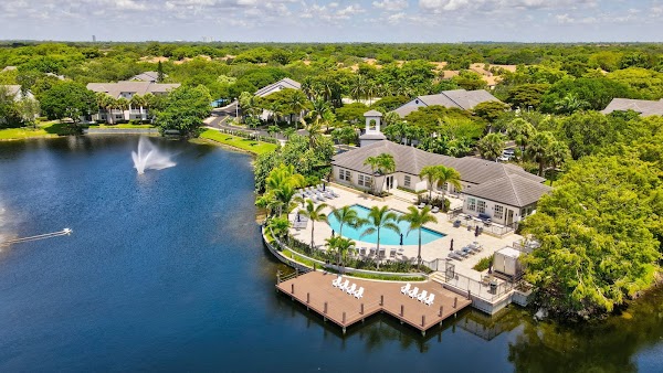 St. Tropez Luxury Townhomes & Villas apartments in Sunrise FL