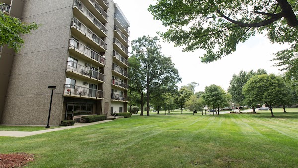 Ziegler Place apartments in Livonia MI