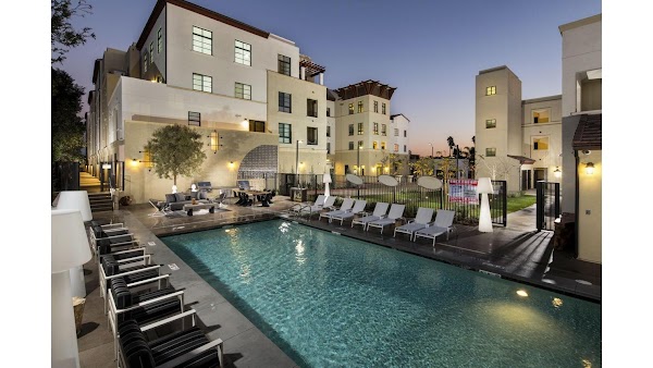 Luxe Pasadena apartments in Pasadena CA