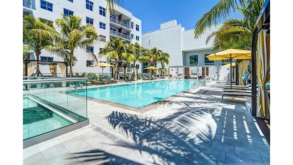 Oversea at Flagler Banyan Square apartments in West Palm Beach FL