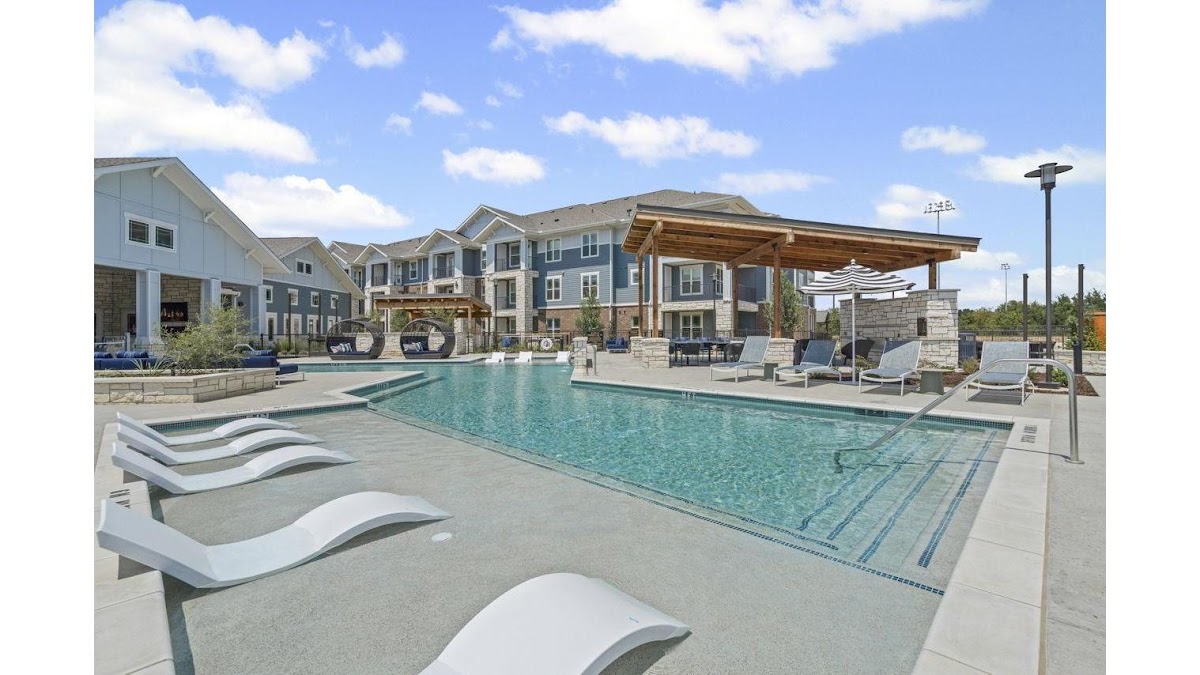 Alpine Creekside apartments in North Richland Hills TX