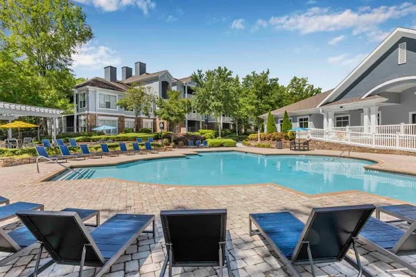 Retreat at Johns Creek apartments in Johns Creek GA