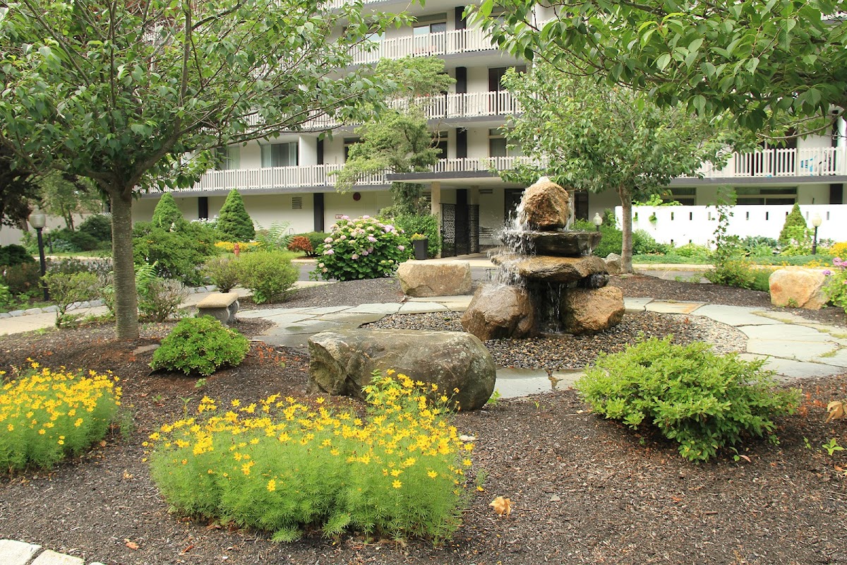 Highland West apartments in Worcester MA