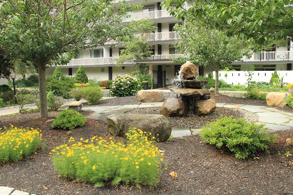 Highland West apartments in Worcester MA