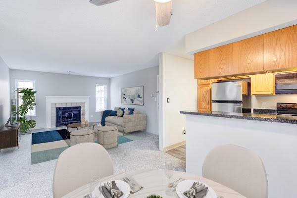 The Lakes of Schaumburg Apartment Homes apartments in Schaumburg IL