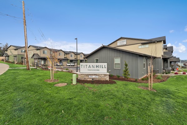 Titan Hill Townhomes apartments in Salem OR